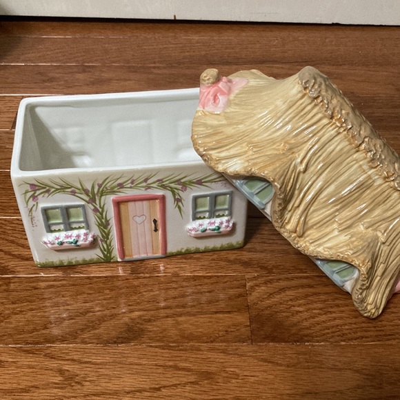 CIRCLE OF KINDNESS DOOLAN STREET COTTAGE STORAGE JAR - Picture 5 of 16